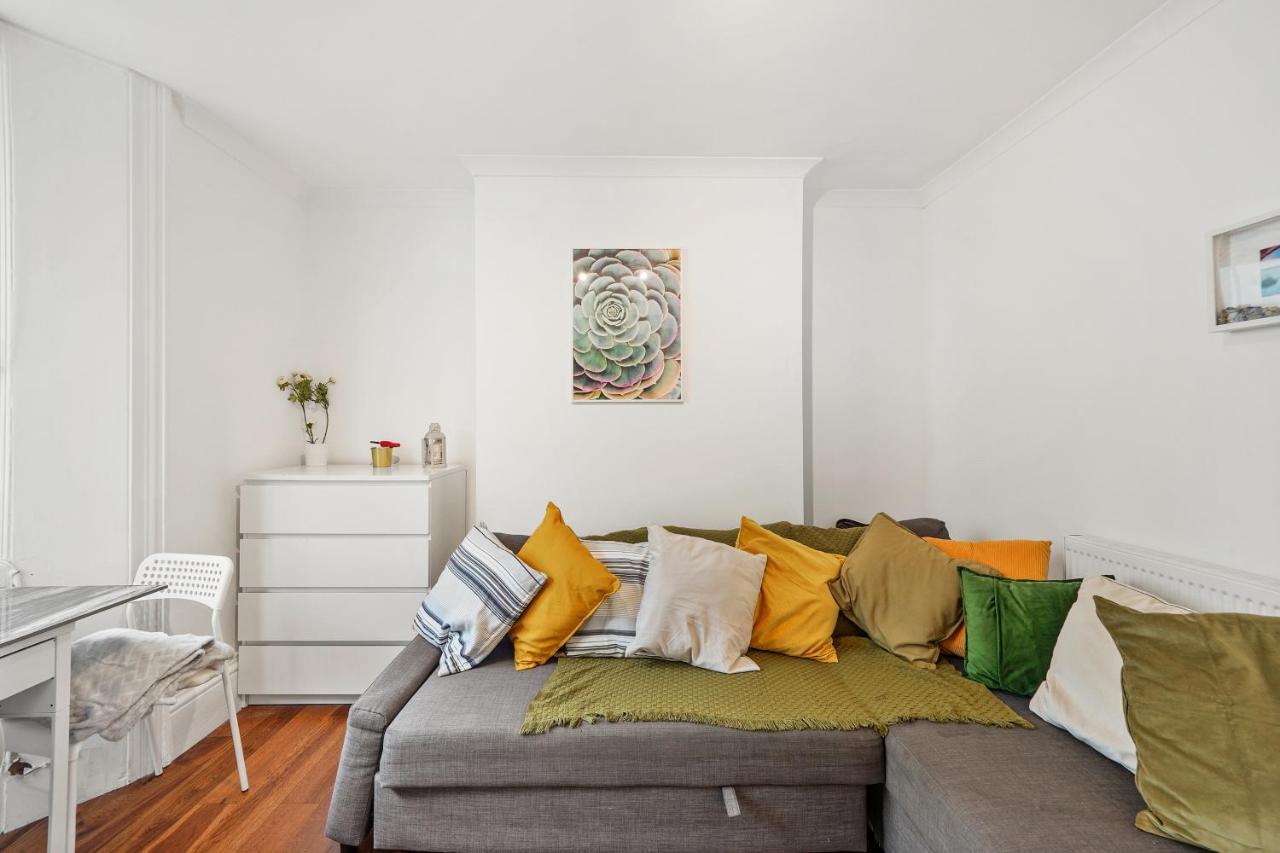 Modern One Bedroom Apartments In Brighton Exterior photo