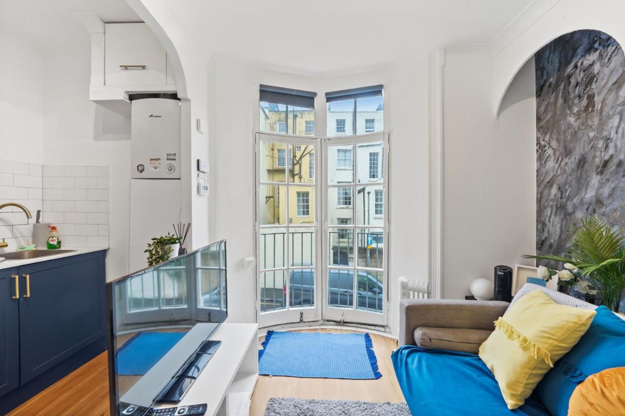 Modern One Bedroom Apartments In Brighton Exterior photo